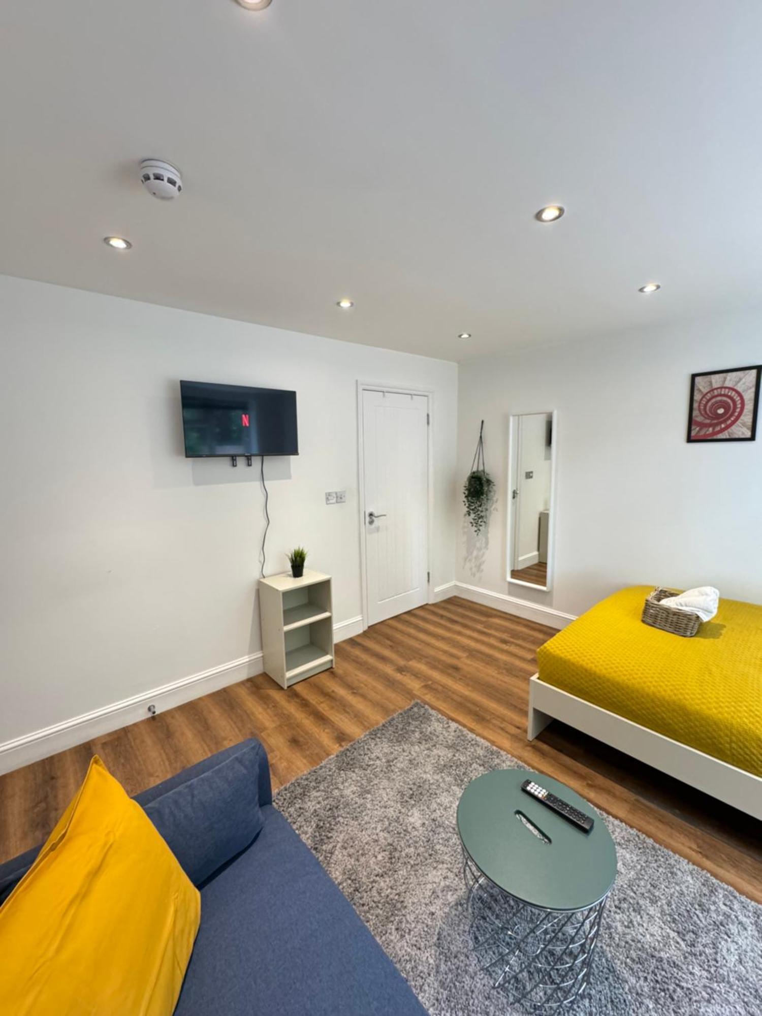 Gæstehus En-suite Bedroom For Up To 4! Sofa Bed - Near Stratford