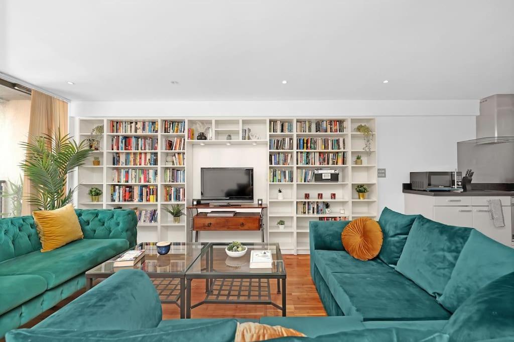 Spacious 2-bed Short Term & Flexible Renting Canary Wharf! Apartment *