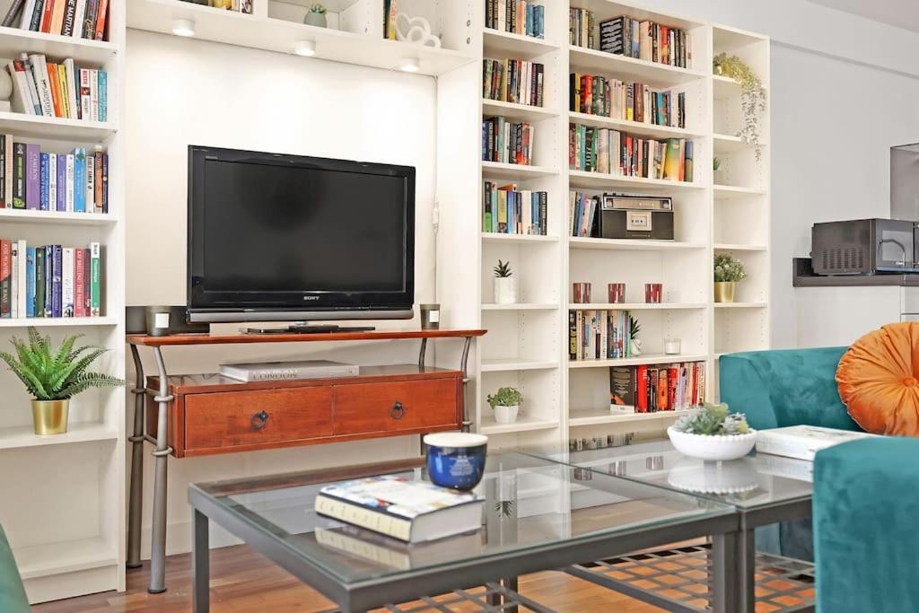 Spacious 2-bed Short Term & Flexible Renting Canary Wharf! *