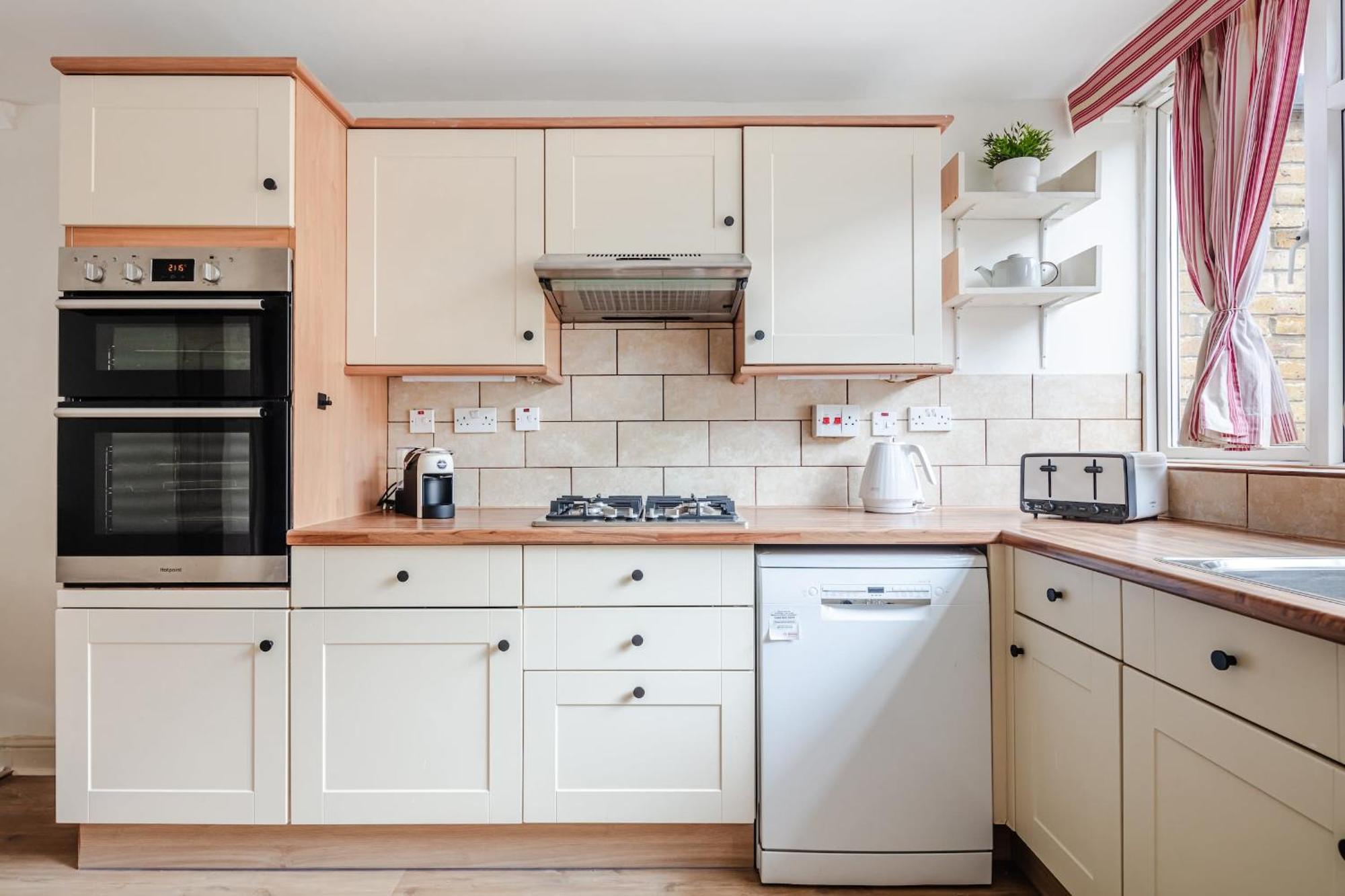 River Thames & Tate Britain - 4br With Patio - Cityapartmentstay Leilighet