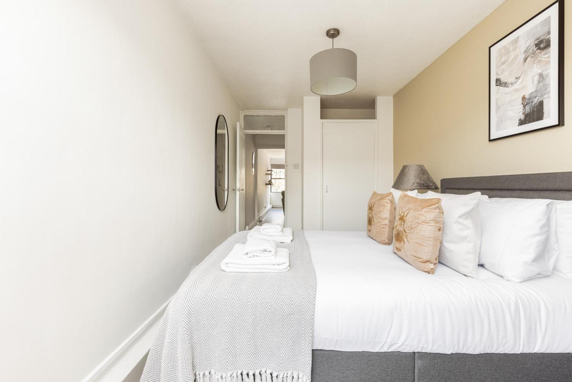 The Pimlico Flat *