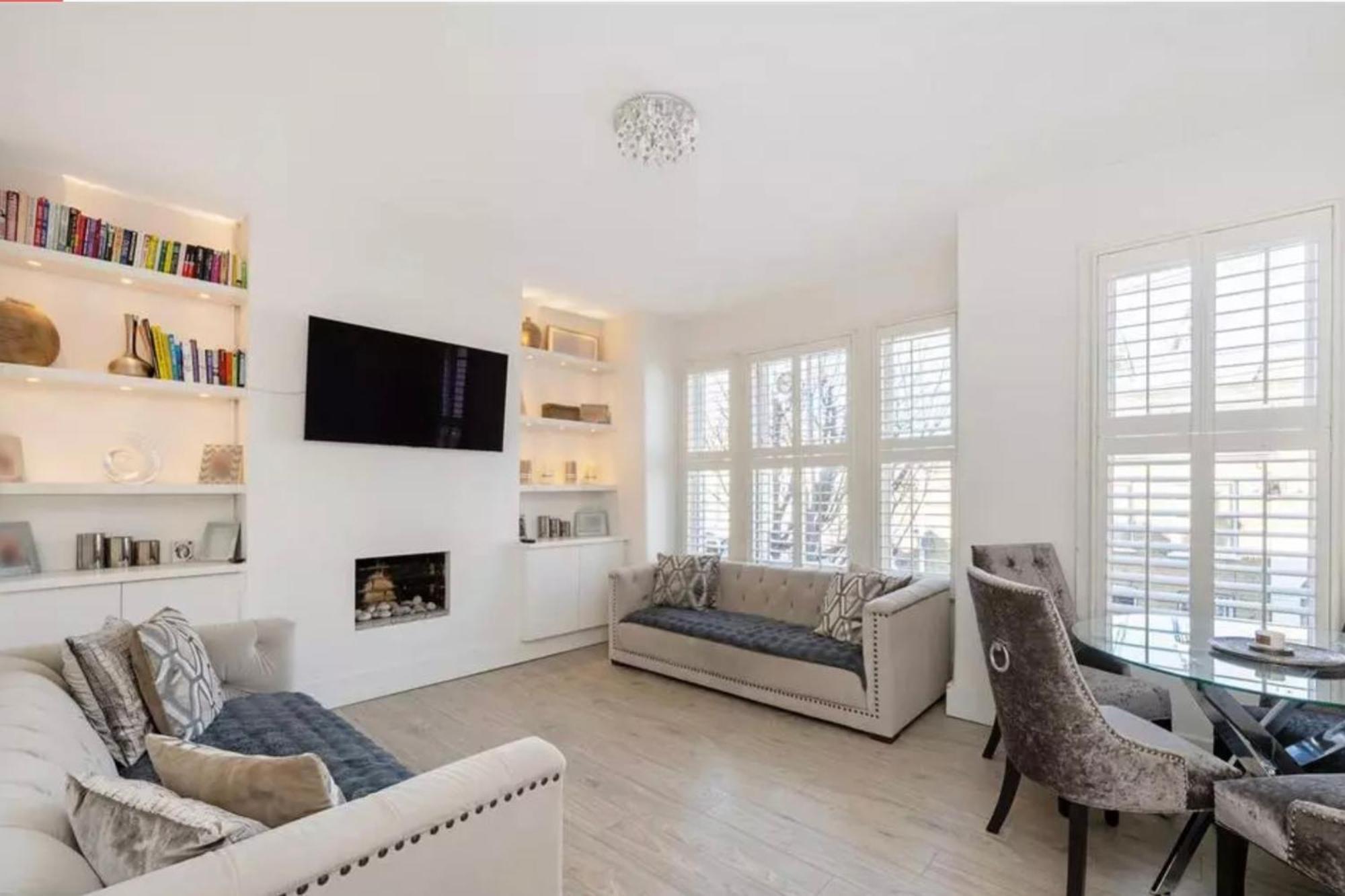 Flat In Apartment London