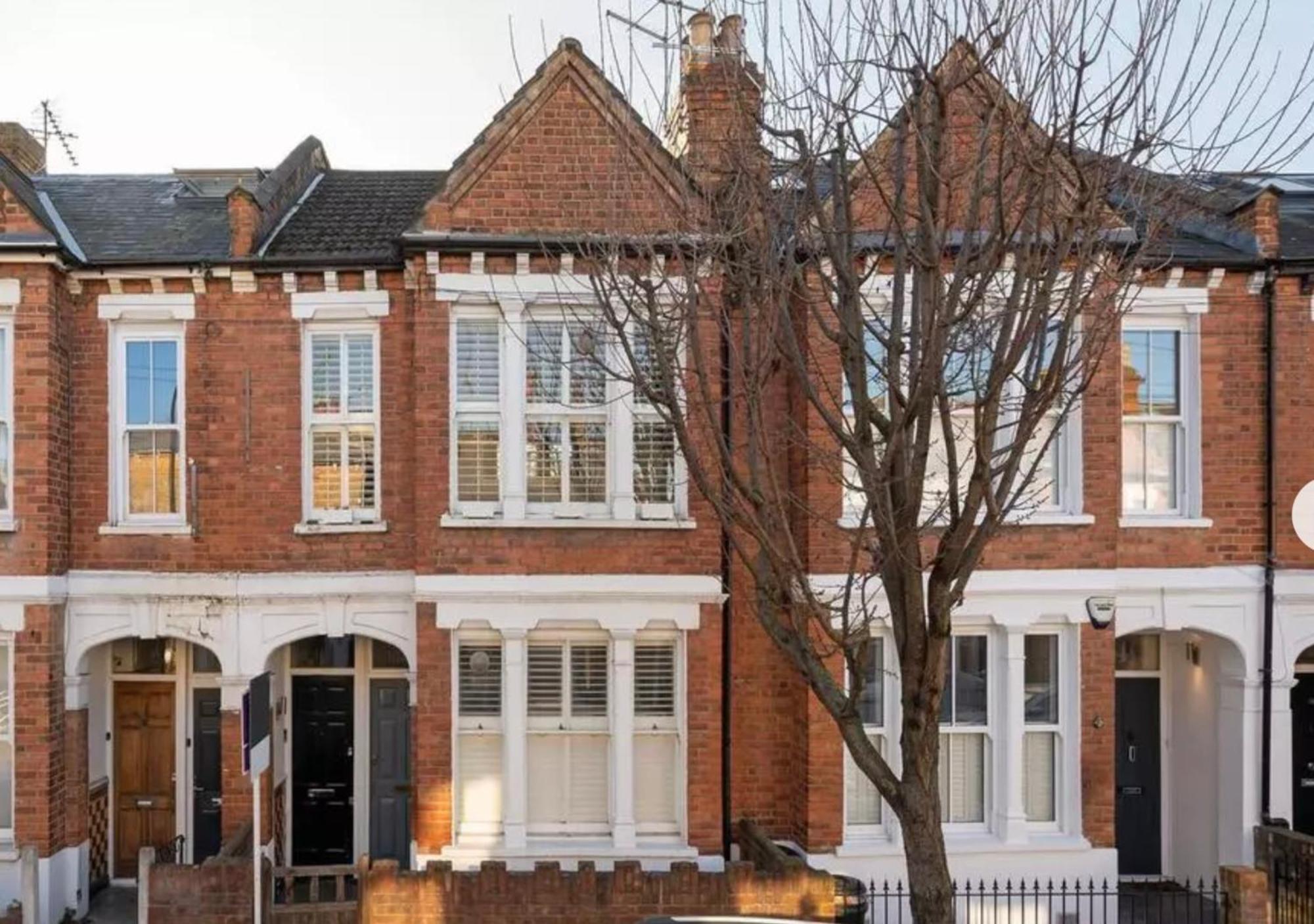 Flat In Apartment London