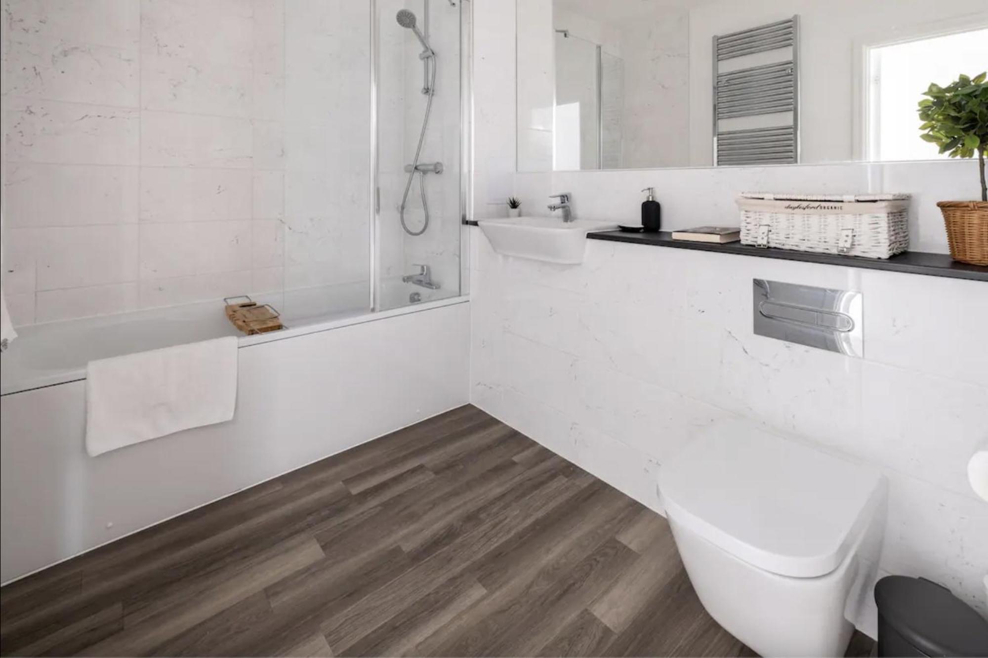Scandi Style Flat In With Private Terrace Lägenhet London