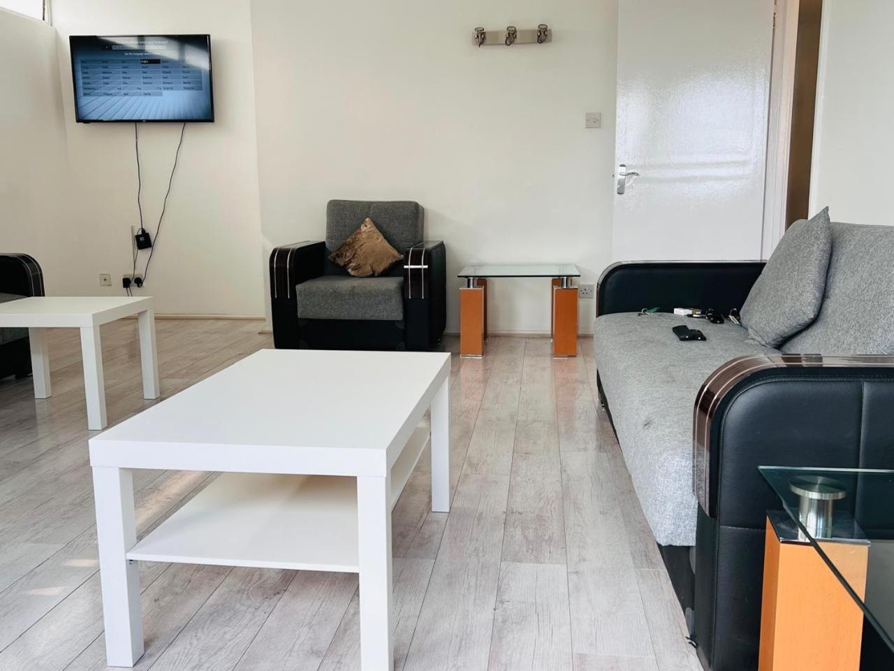 Queens Way Appartement *