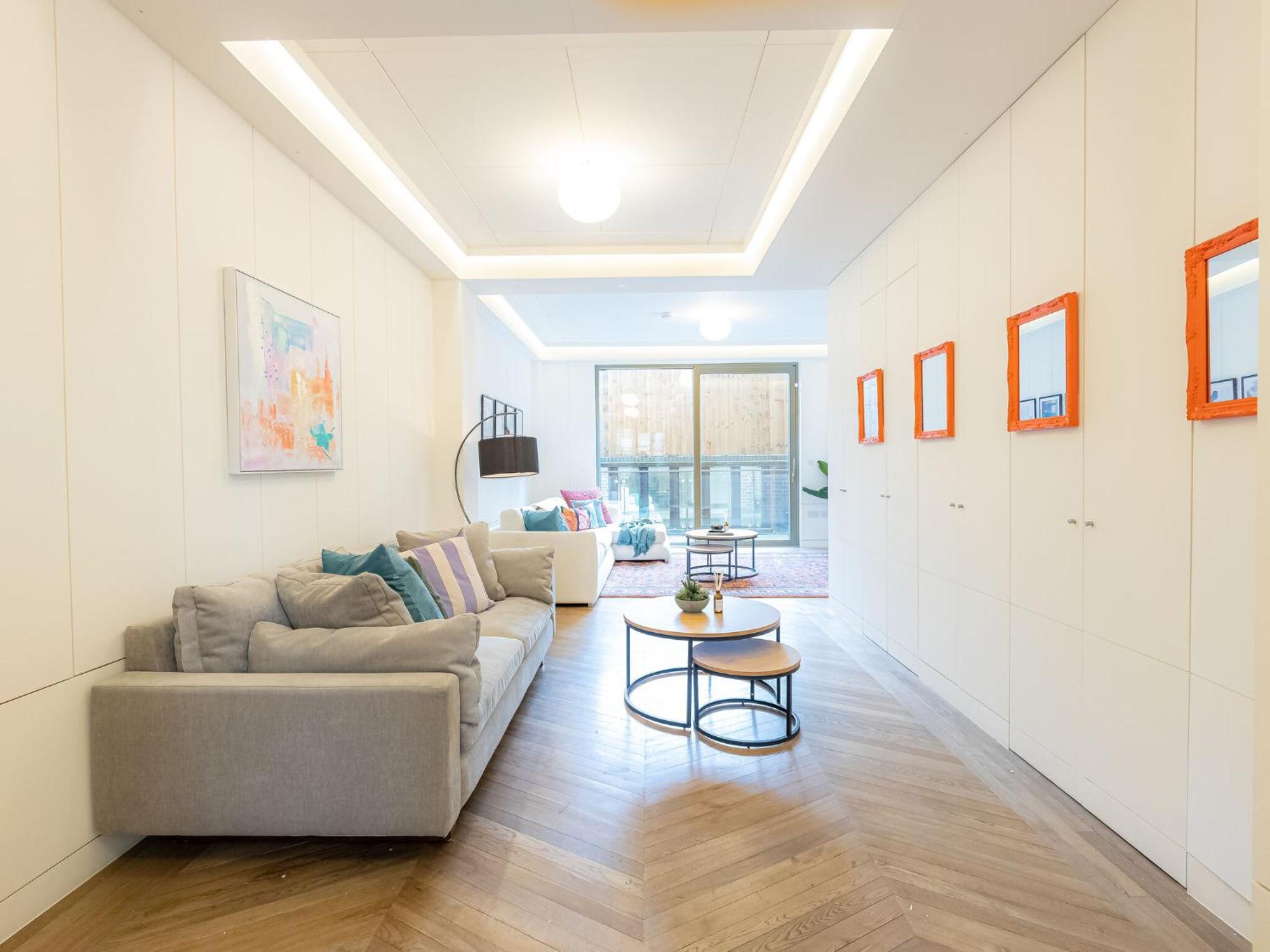 Modern Deluxe Five Bedroom House Near Chalk Farm Station By Belvilla Londen