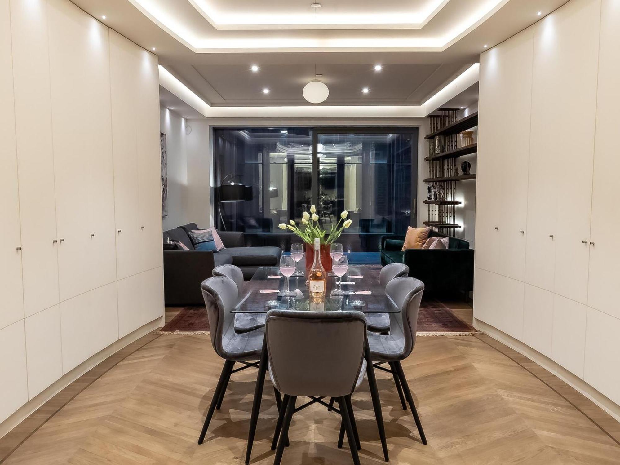 Modern Deluxe Five Bedroom House Near Chalk Farm Station By Belvilla
