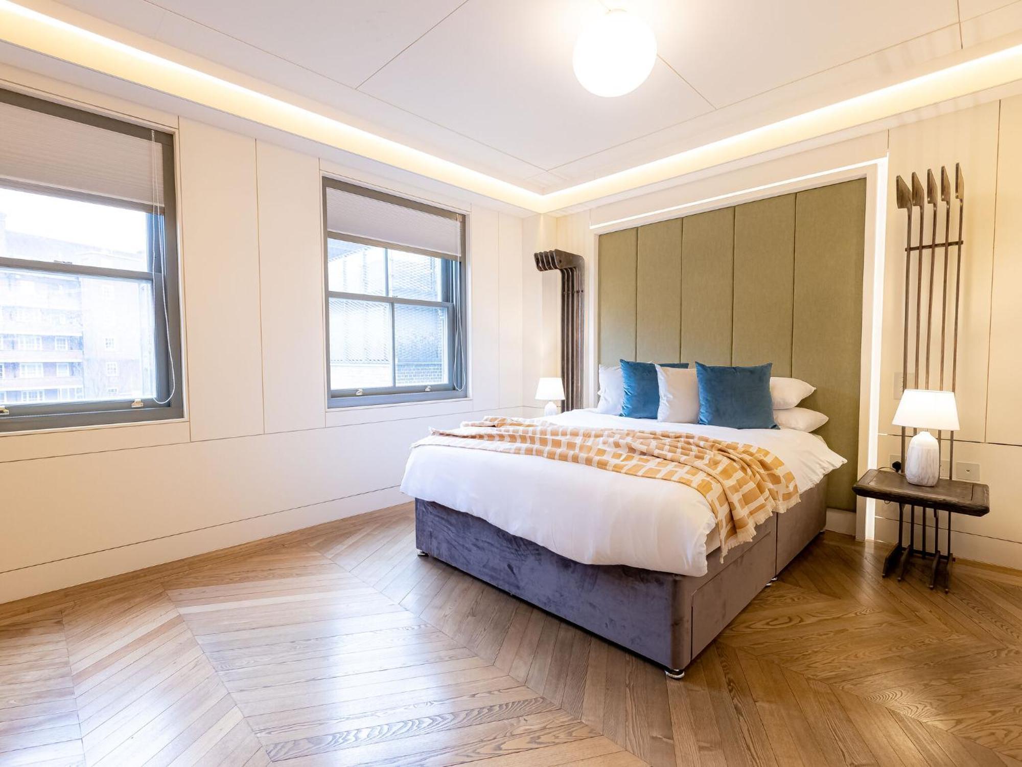Modern Deluxe Five Bedroom House Near Chalk Farm Station By Belvilla *