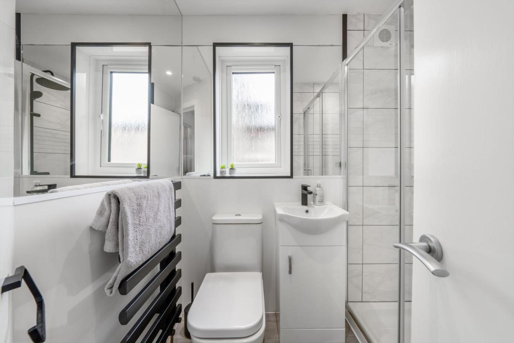 Modern Split Level 2br Spacious Maida Vale Apartment