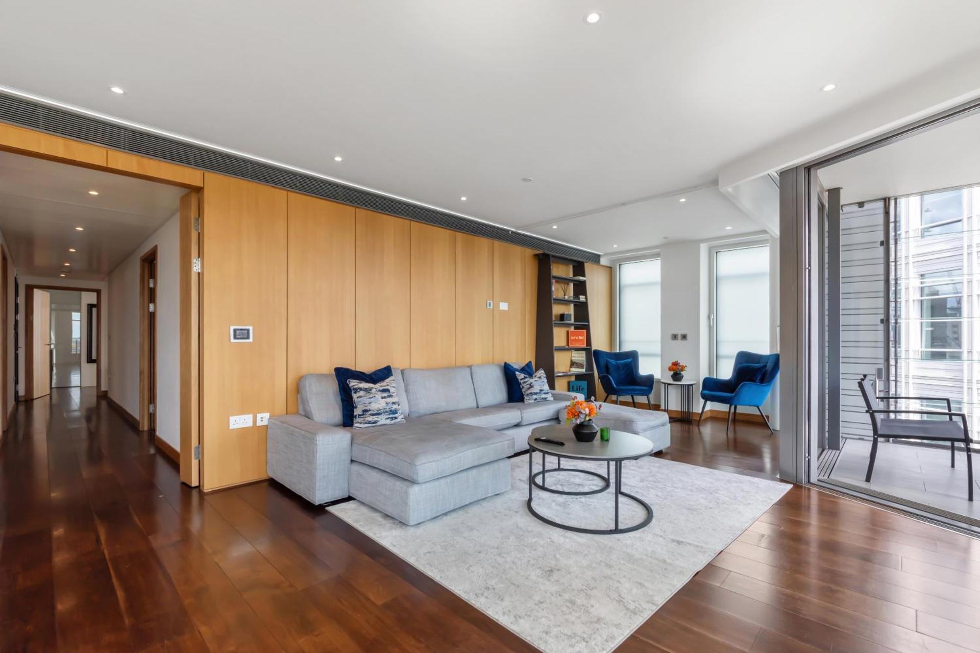 3bed 3bath With 2xbalconies In Apartment