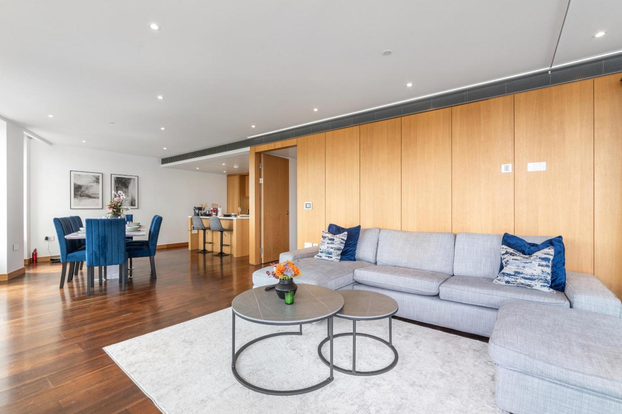 3bed 3bath With 2xbalconies In Apartment