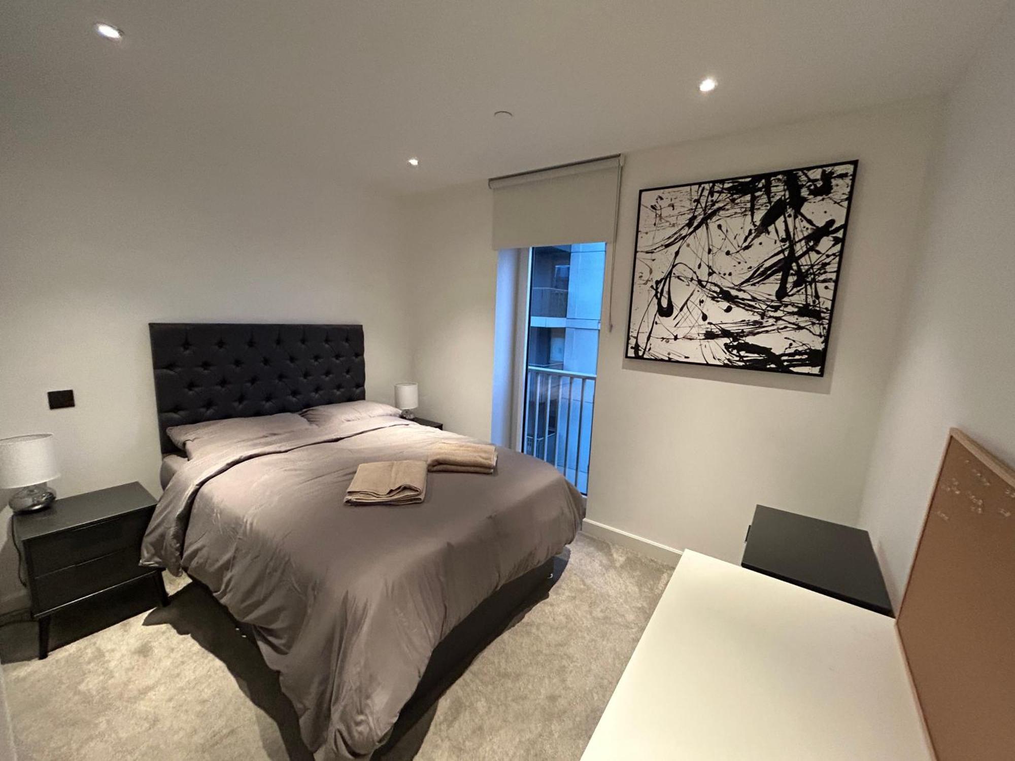 Luxury 2 Bed 2 Bath Modern Flat In White Lägenhet