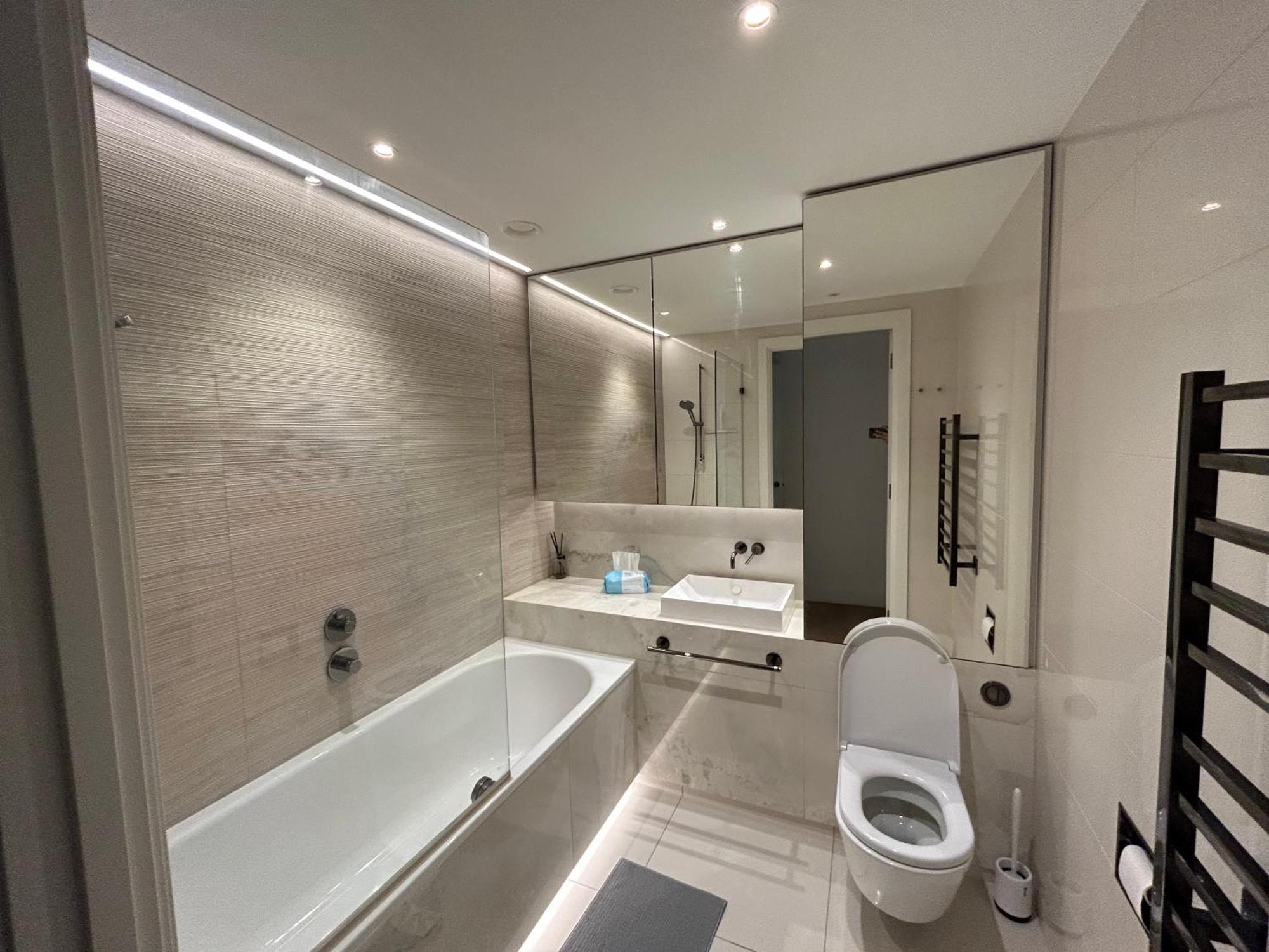 Luxury Modern 2bd 2ba White Living Londen