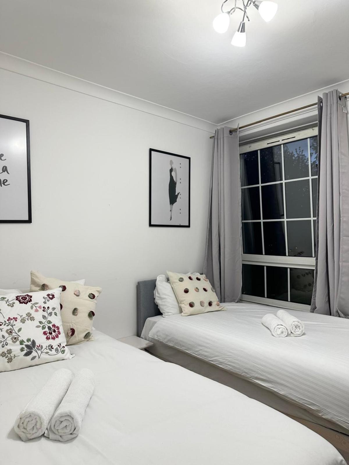 Apartment Budget Grey House London