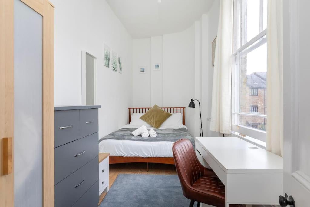 Modern 3-bedroom Haven In Vibrant Brixton Apartment