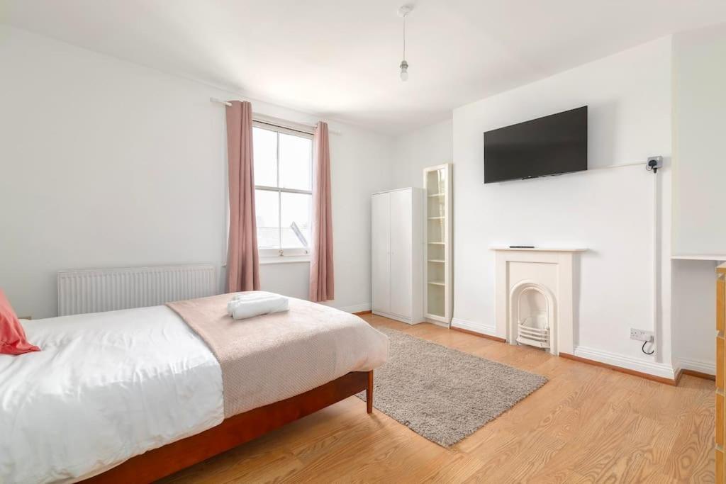 Modern 3-bedroom Haven In Vibrant Brixton London
