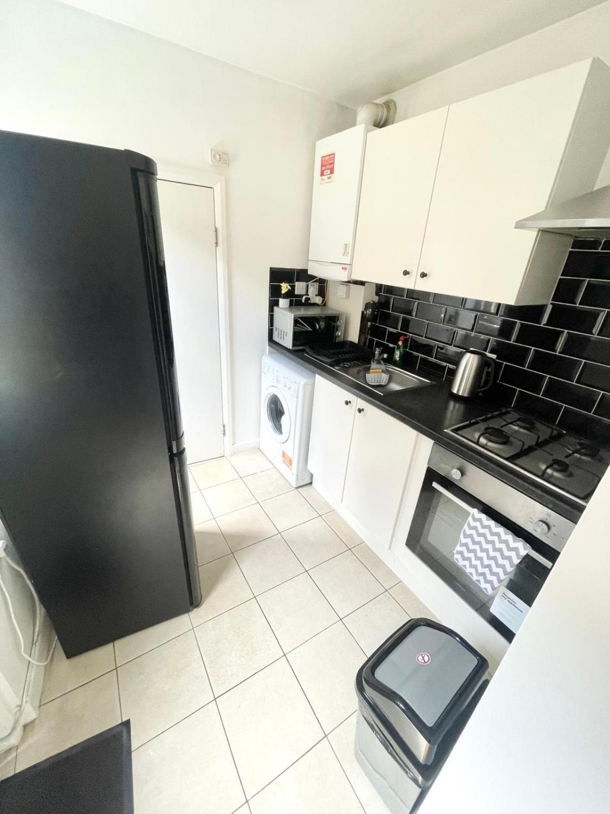 Lejlighed Flat With Private Patio In Stratford *