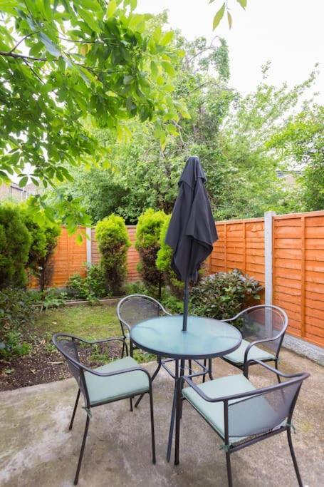 Two Bedroom In Dalston London