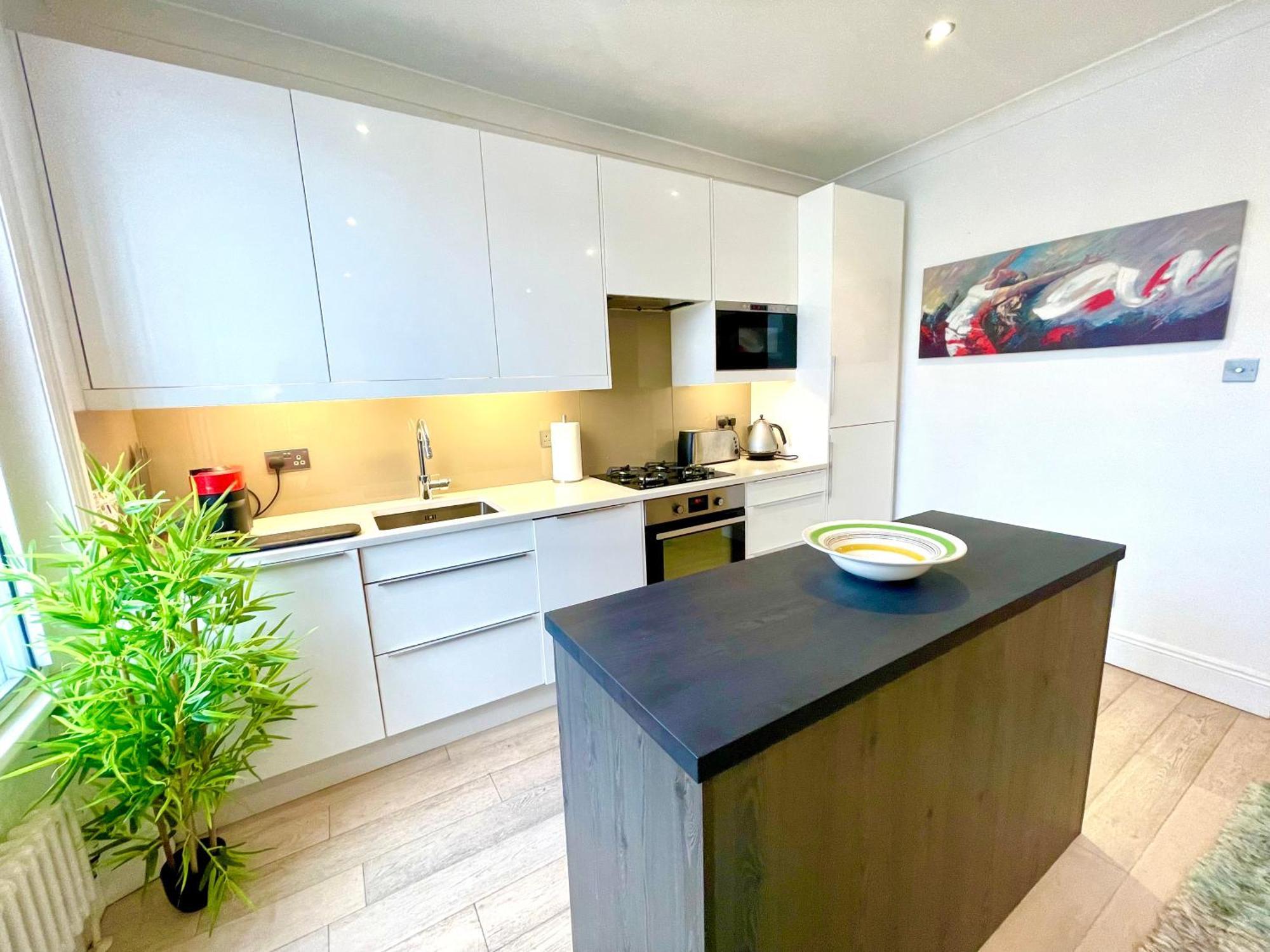 2 Beds Flat Chelsea West Brompton Apartment *