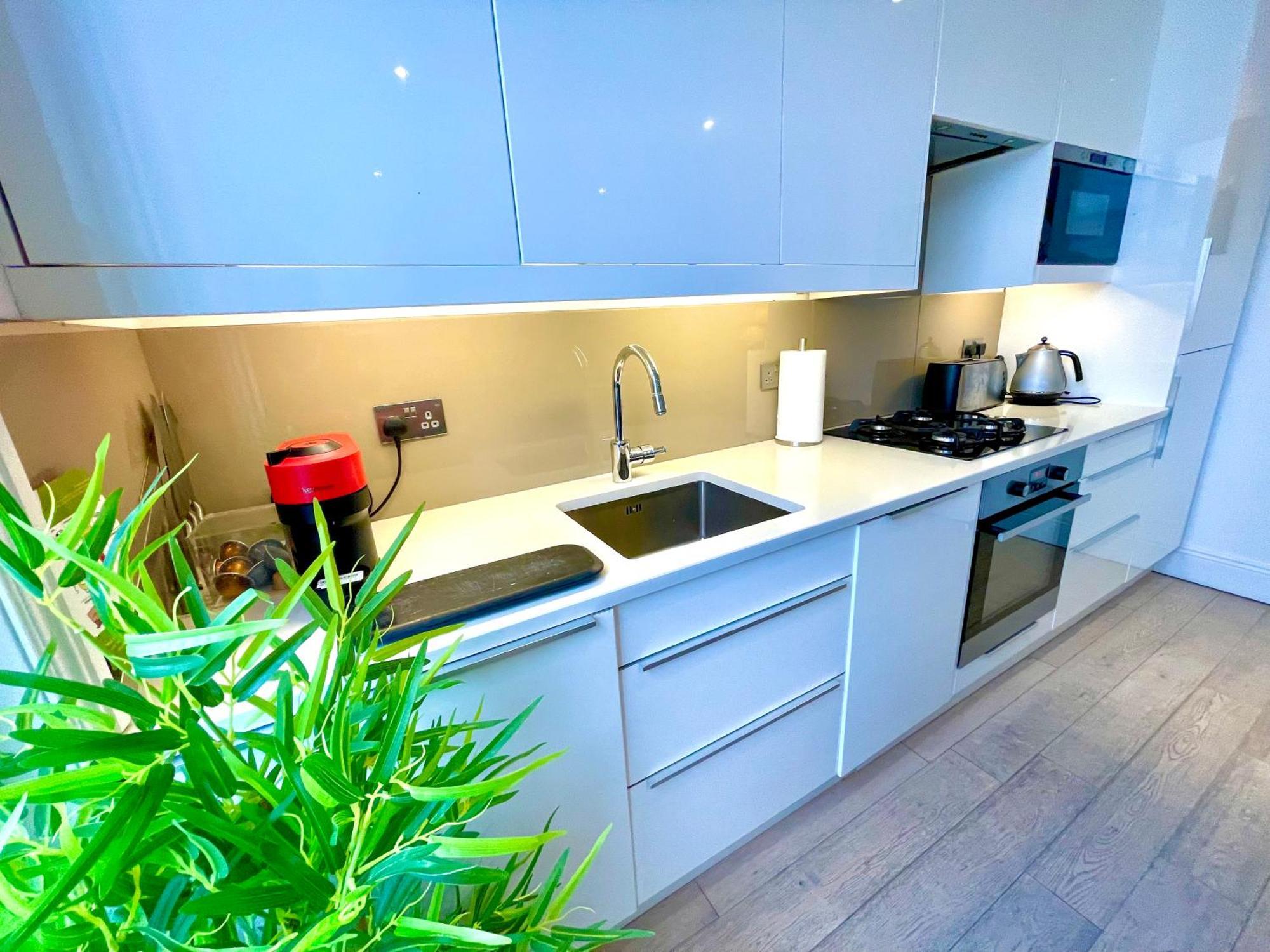 Lägenhet 2 Beds Flat Chelsea West Brompton London