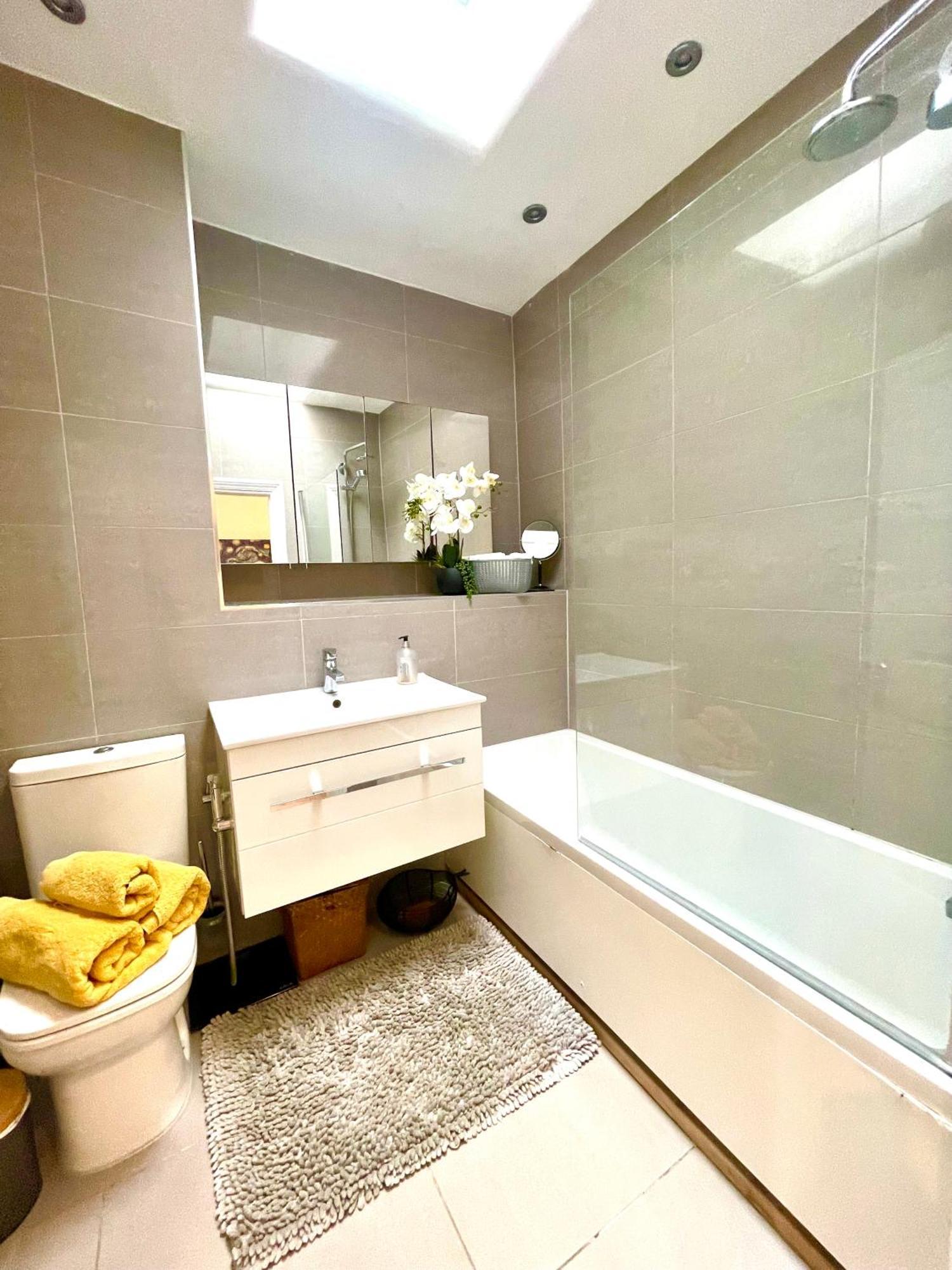 2 Beds Flat Chelsea West Brompton London
