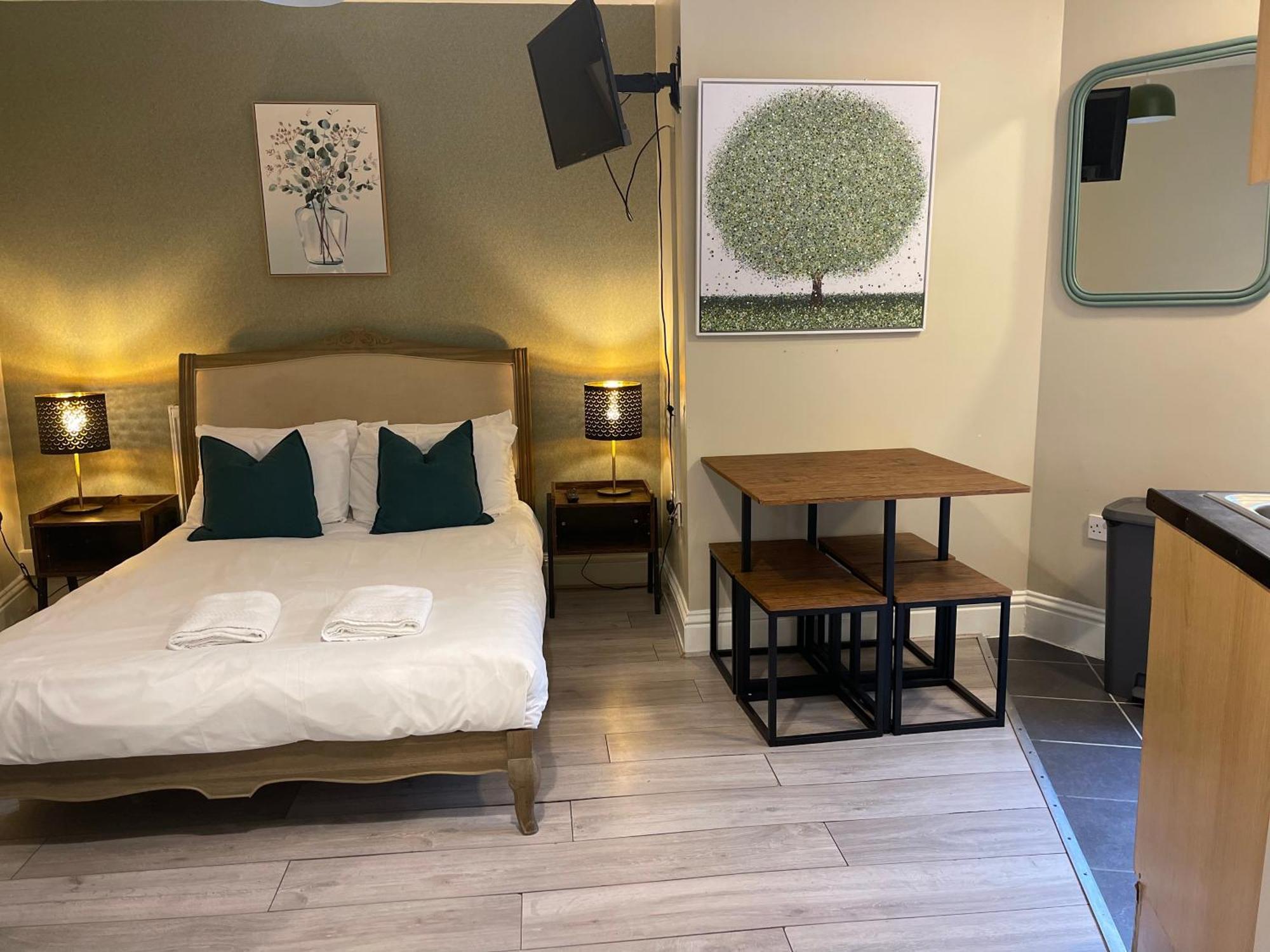 Double With Outdoor Space In King's Cross * Londen