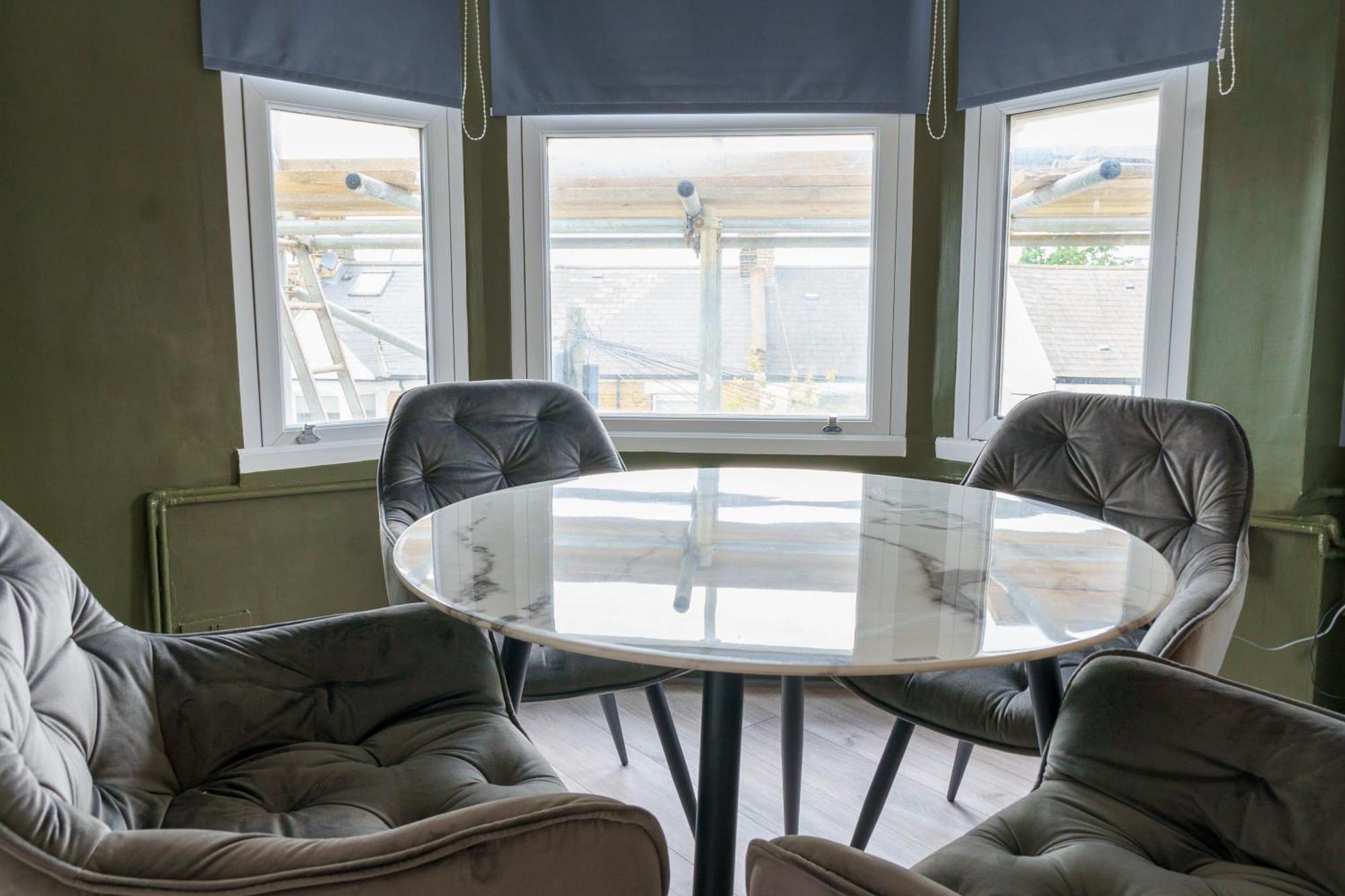 5c- Stylish Urban Retreat - Spacious 2 Bed Flat Londres