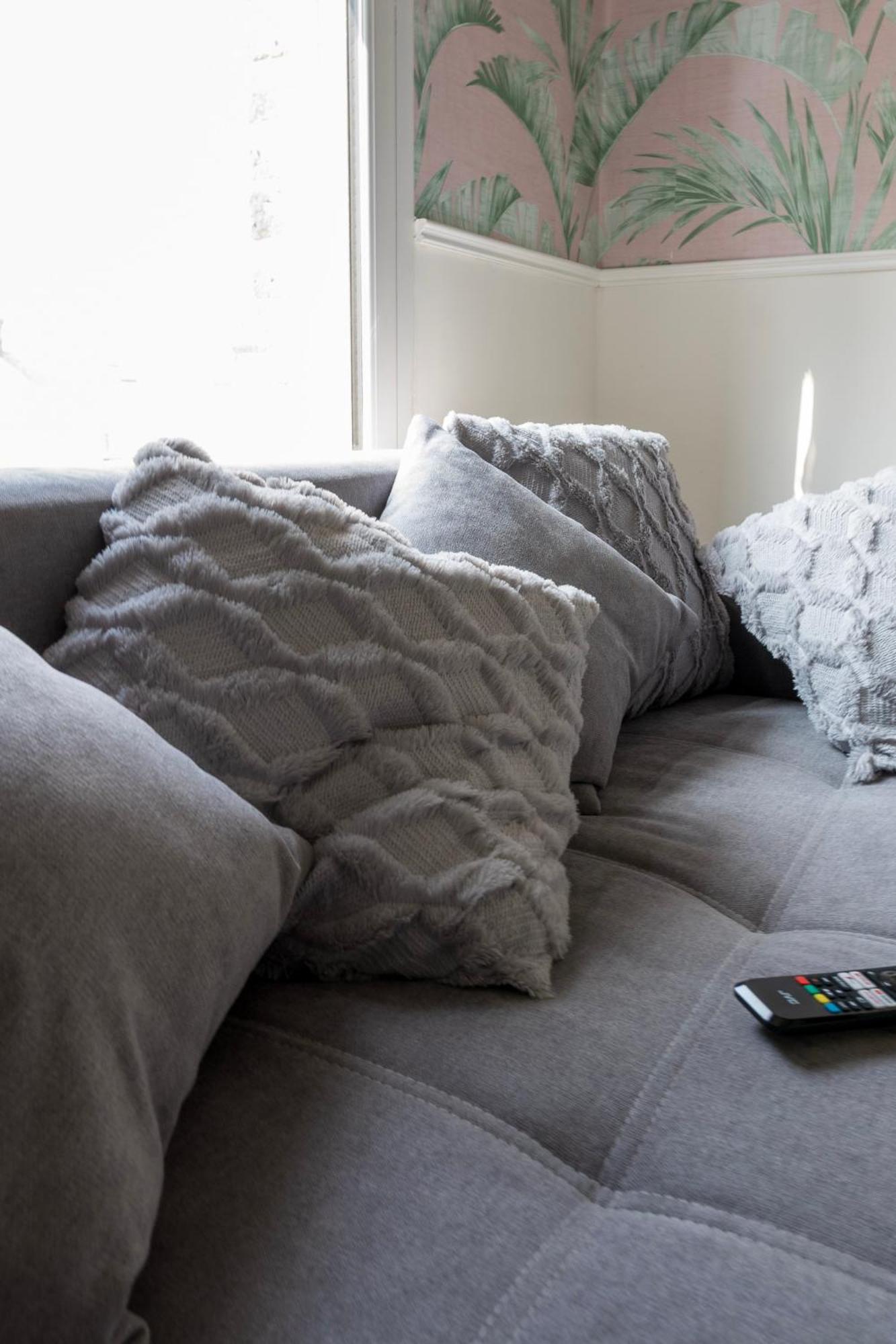 5c- Stylish Urban Retreat - Spacious 2 Bed Flat Leilighet London