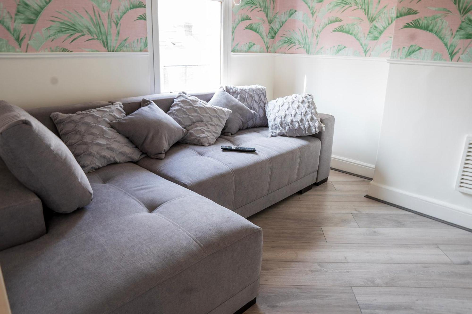 5c- Stylish Urban Retreat - Spacious 2 Bed Flat Appartement *