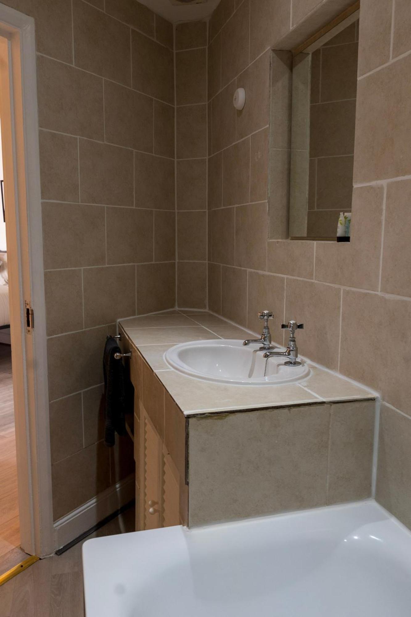 Lägenhet 5c- Stylish Urban Retreat - Spacious 2 Bed Flat London