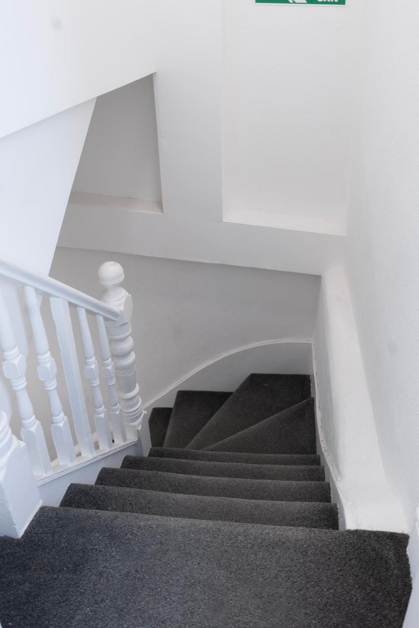 5c- Stylish Urban Retreat - Spacious 2 Bed Flat Londres