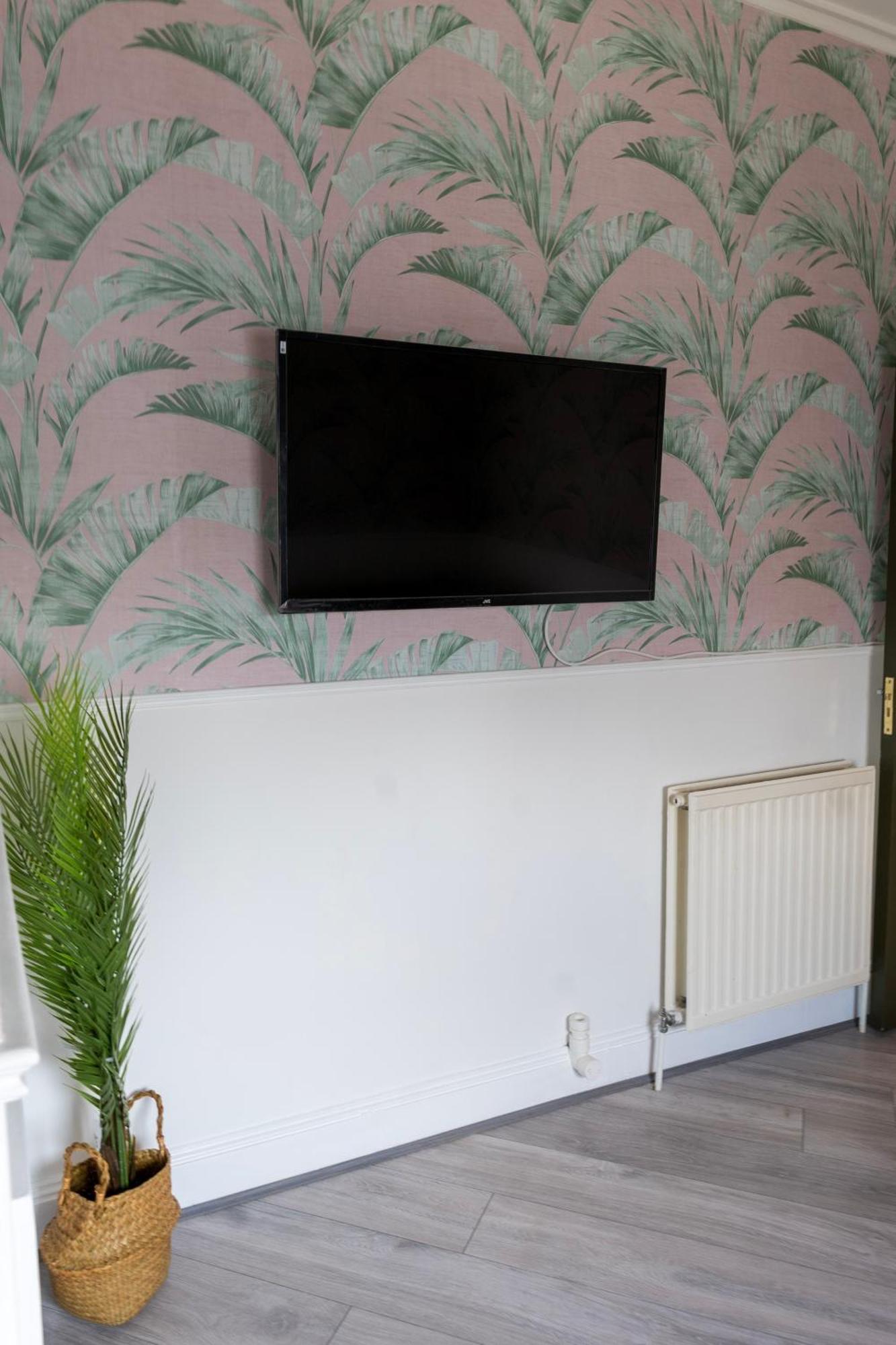 5c- Stylish Urban Retreat - Spacious 2 Bed Flat Leilighet London