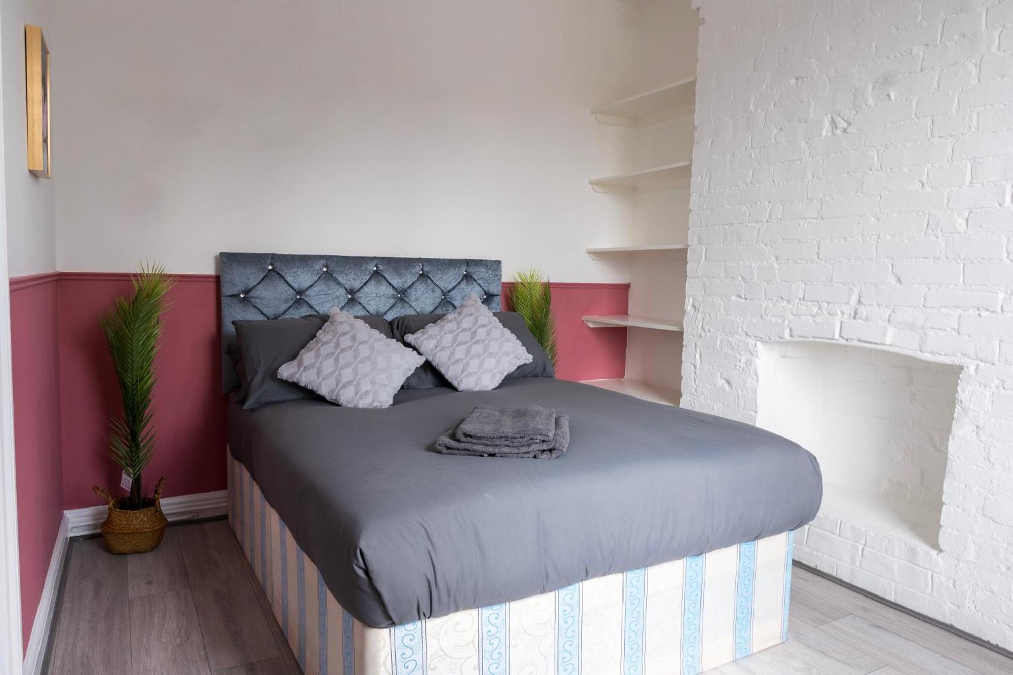 Leilighet 5c- Stylish Urban Retreat - Spacious 2 Bed Flat London