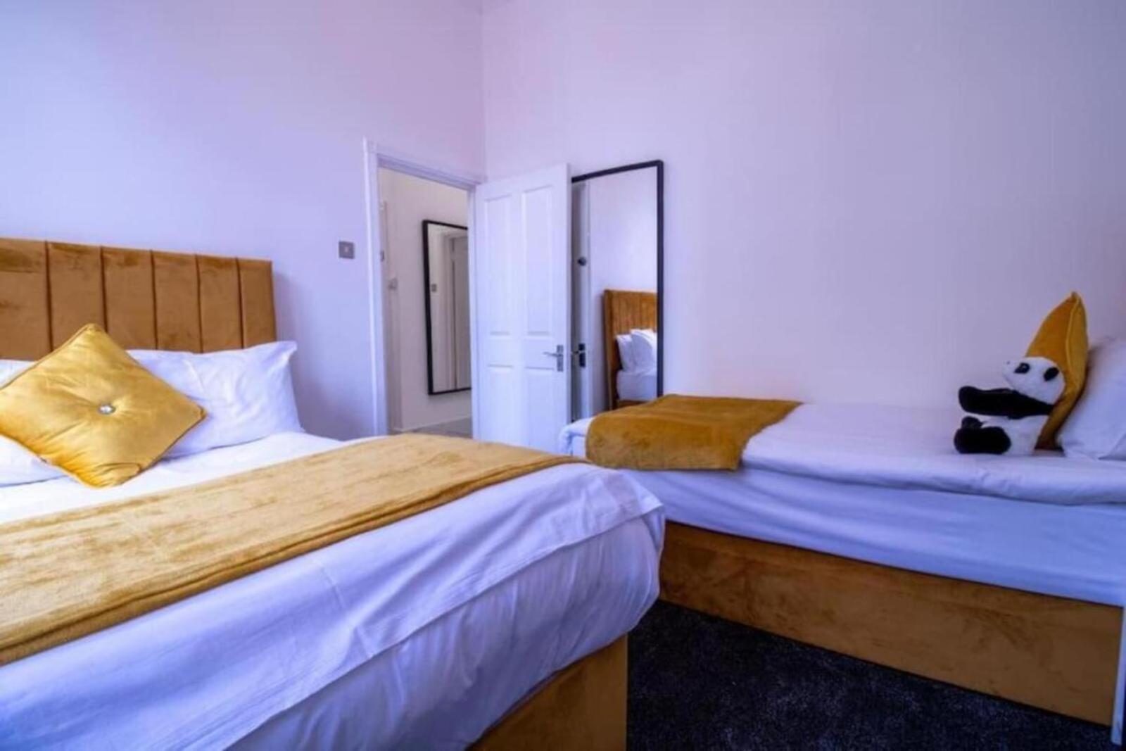 Apartment Elegant 3 Bedroom On Oxford Street Luxury Living In 2gc *