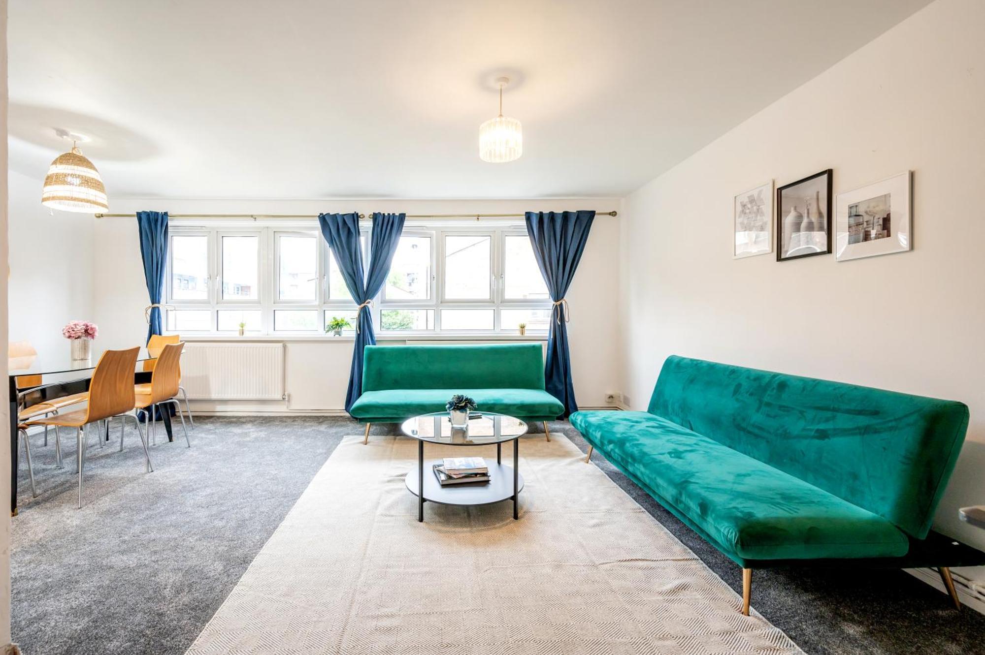 2-bed Flat Near Earls Court Londra