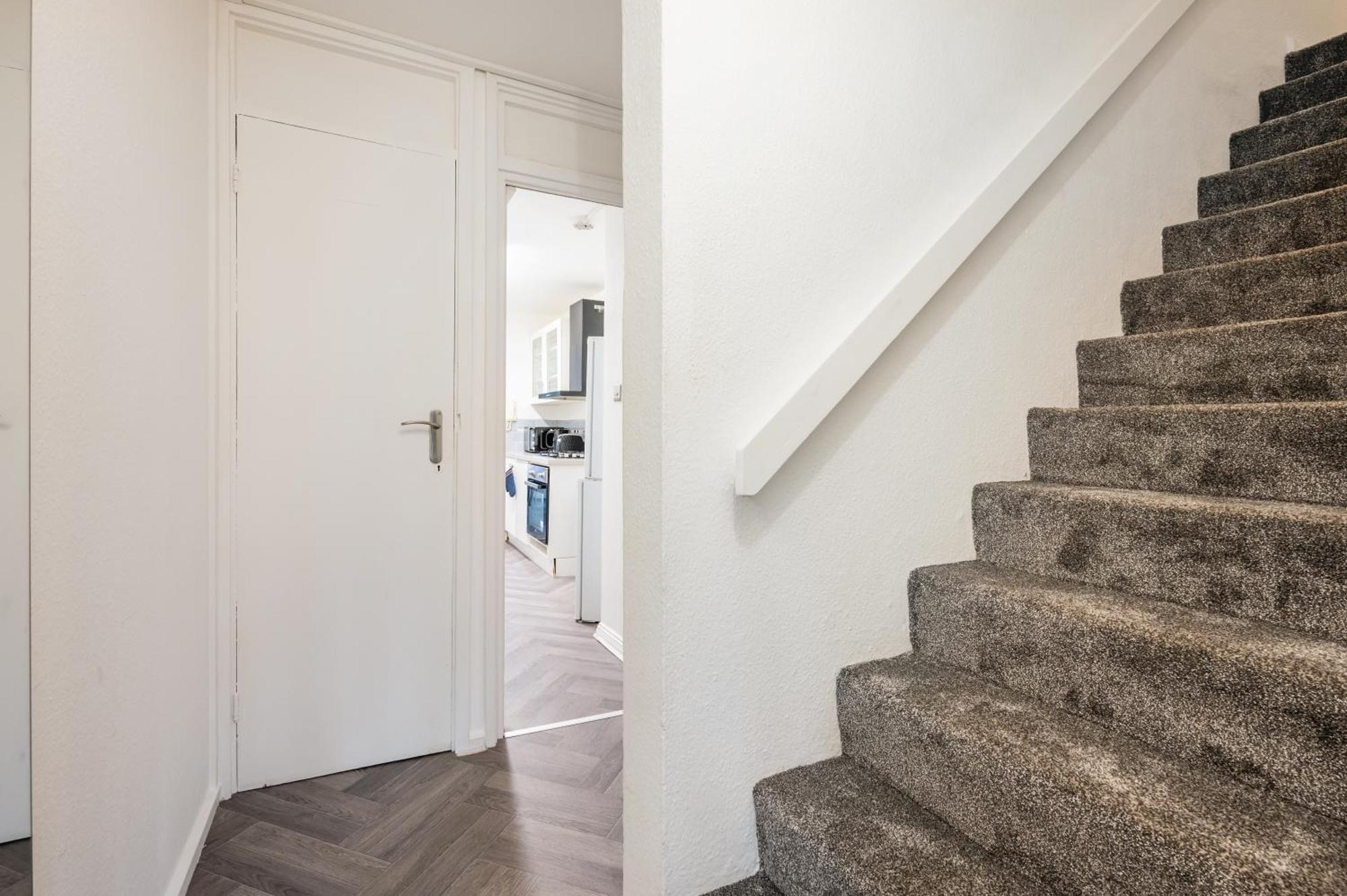 2-bed Flat Near Earls Court Appartamento *