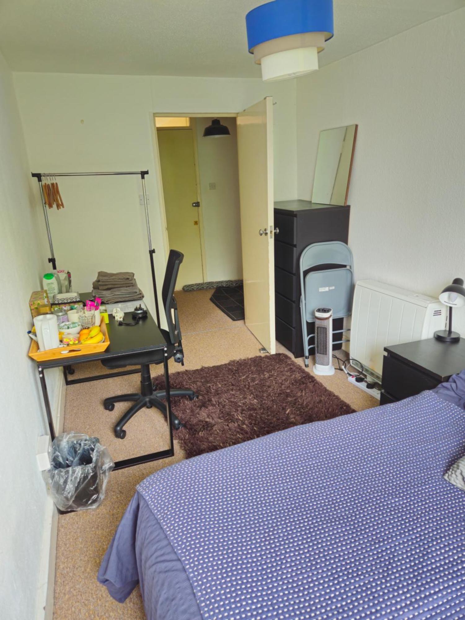 Privat overnatting Bedroom In *