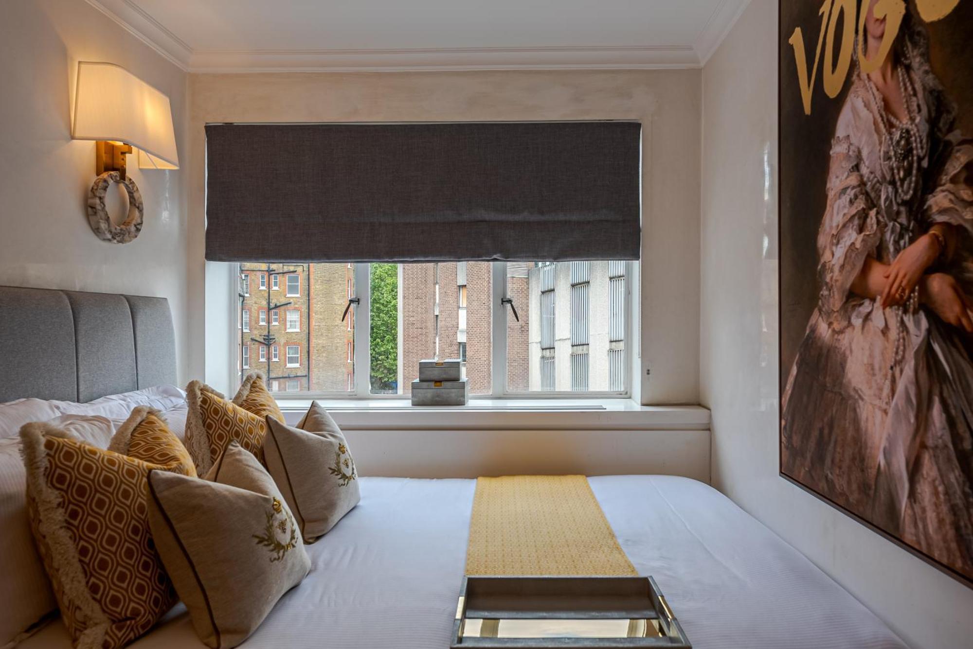 Charming 2 Bed Flat In Knightsbridge Balcony View Of Harrods Londra
