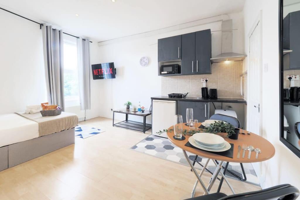 Apartment S4 Studio In The Heart Of Kilburn Zone2 London
