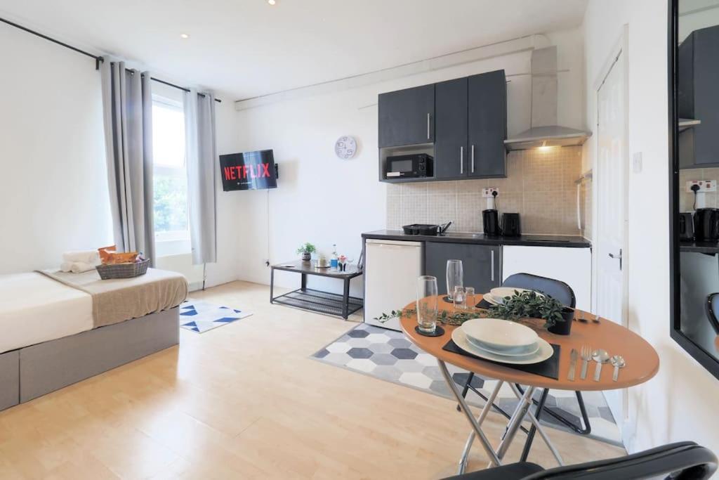 Apartment S4 Studio In The Heart Of Kilburn Zone2 *