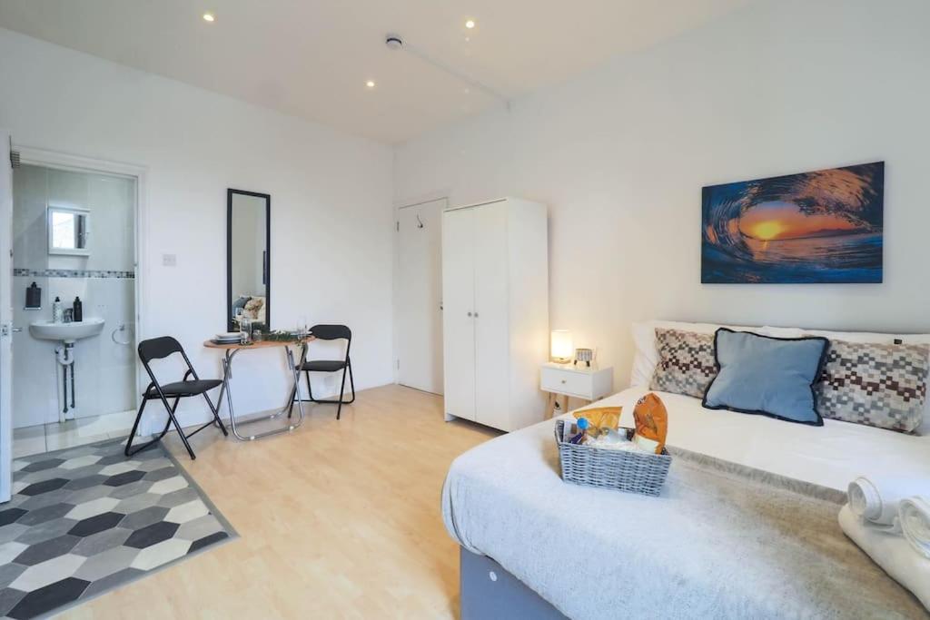 S4 Studio In The Heart Of Kilburn Zone2 London