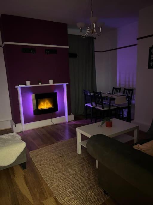 Apartment Entire 2 Bed Flat In *