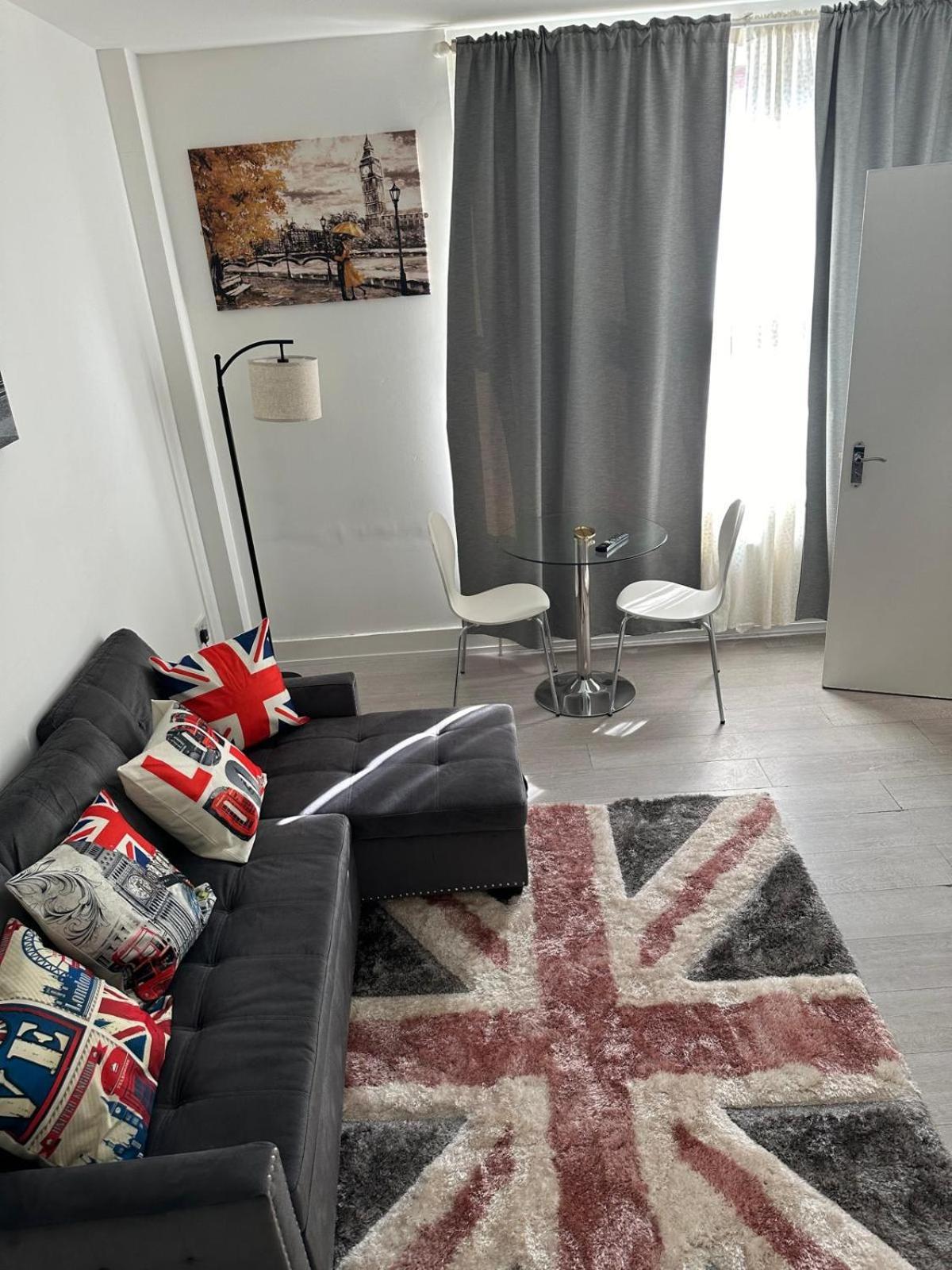 1 Bedroom 30 Minutes To St Pancras Appartement Londen