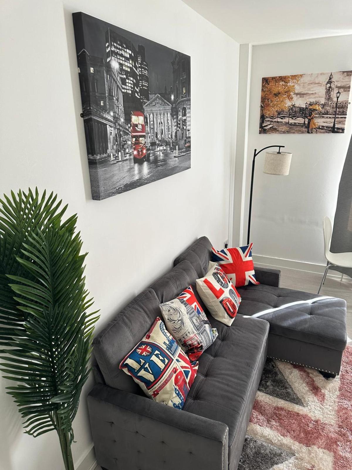 1 Bedroom 30 Minutes To St Pancras Appartement Londen