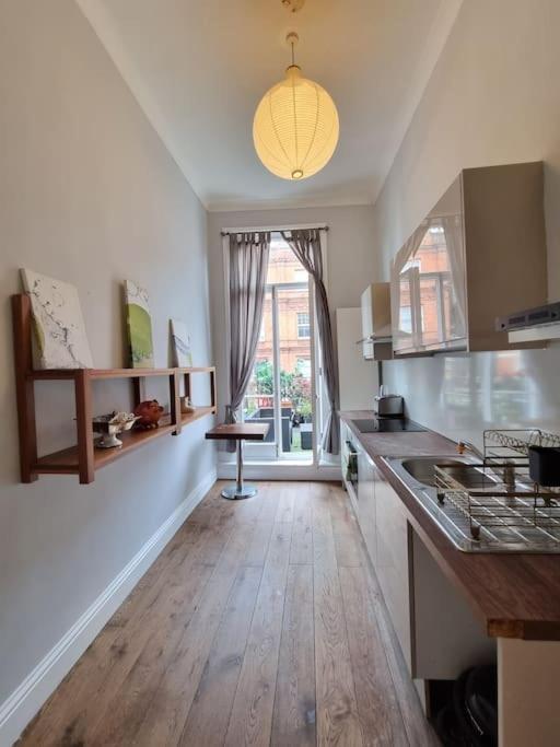 Lejlighed Earls Ct With Terrace London