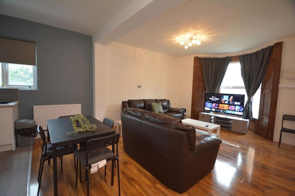 Leilighet Lovely 4bedroom London