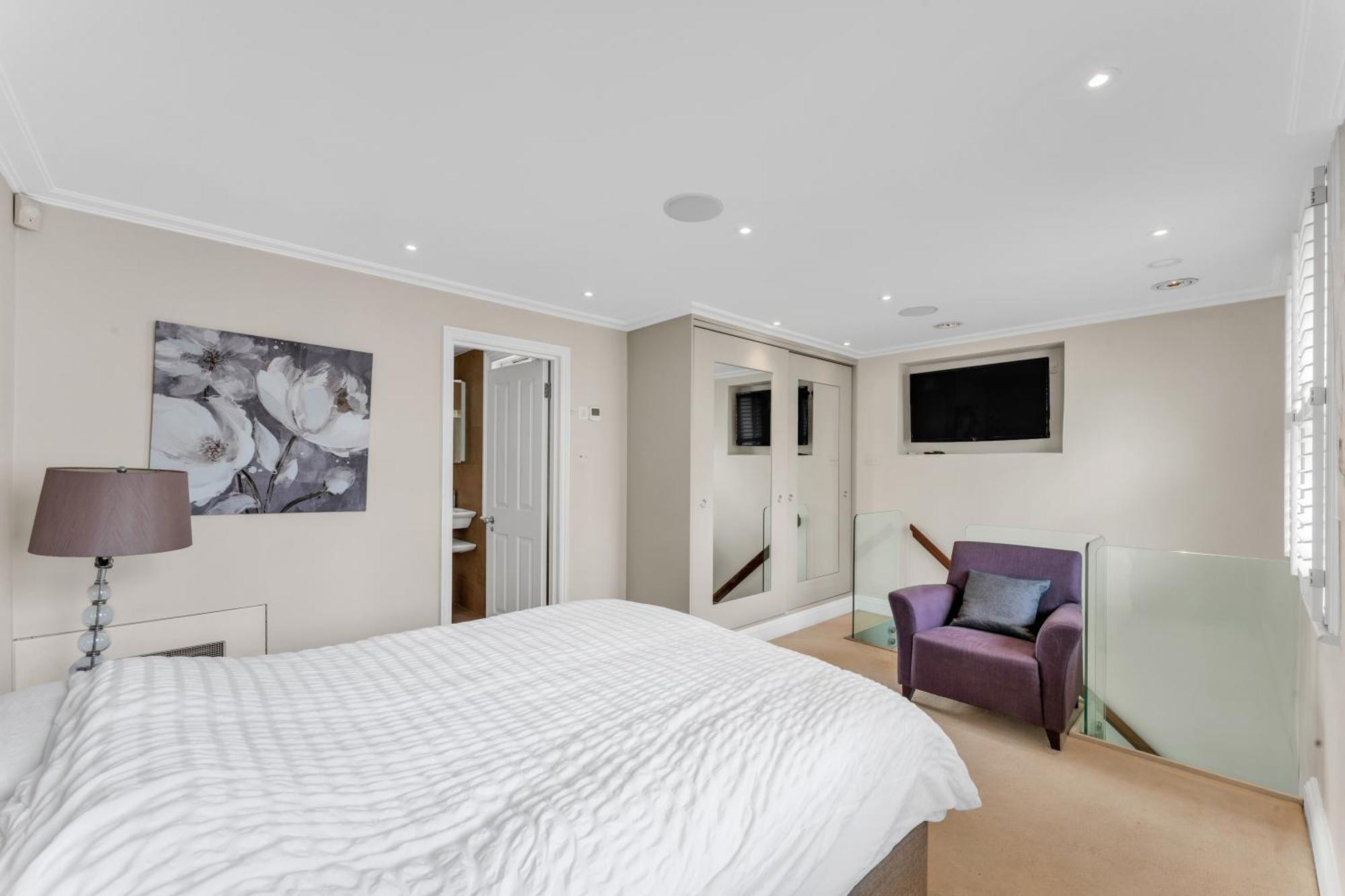 3-bed Grand Triplex In Westminster * London