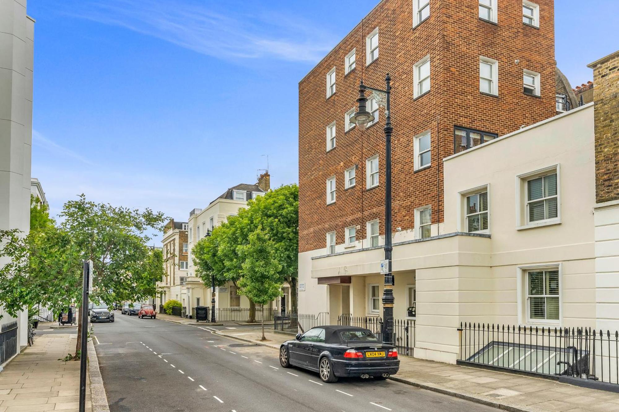 3-bed Grand Triplex In Westminster Apartment