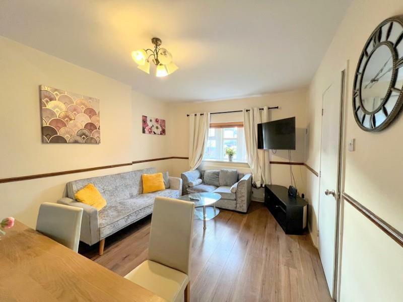 Central Acton House Leilighetshoteller