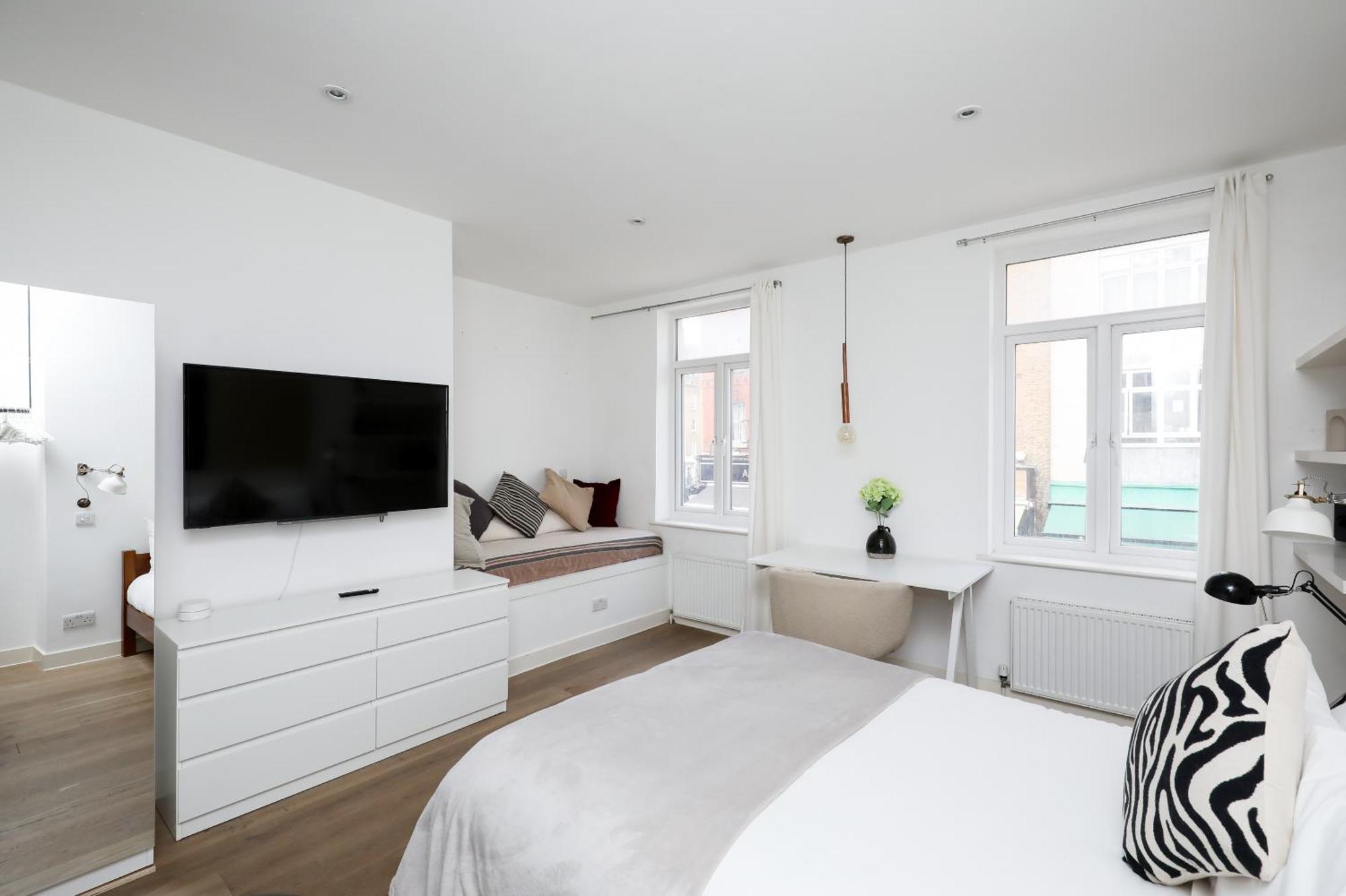 Stylish Fitzrovia Studios W1 Apartment
